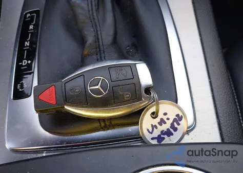 2012 Mercedes-Benz C 250 из США, поврежденный, VIN WDDGJ4HB5CF891872